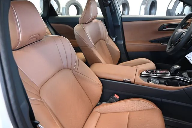 2026 Toyota Crown Signia Limited - Photo 9