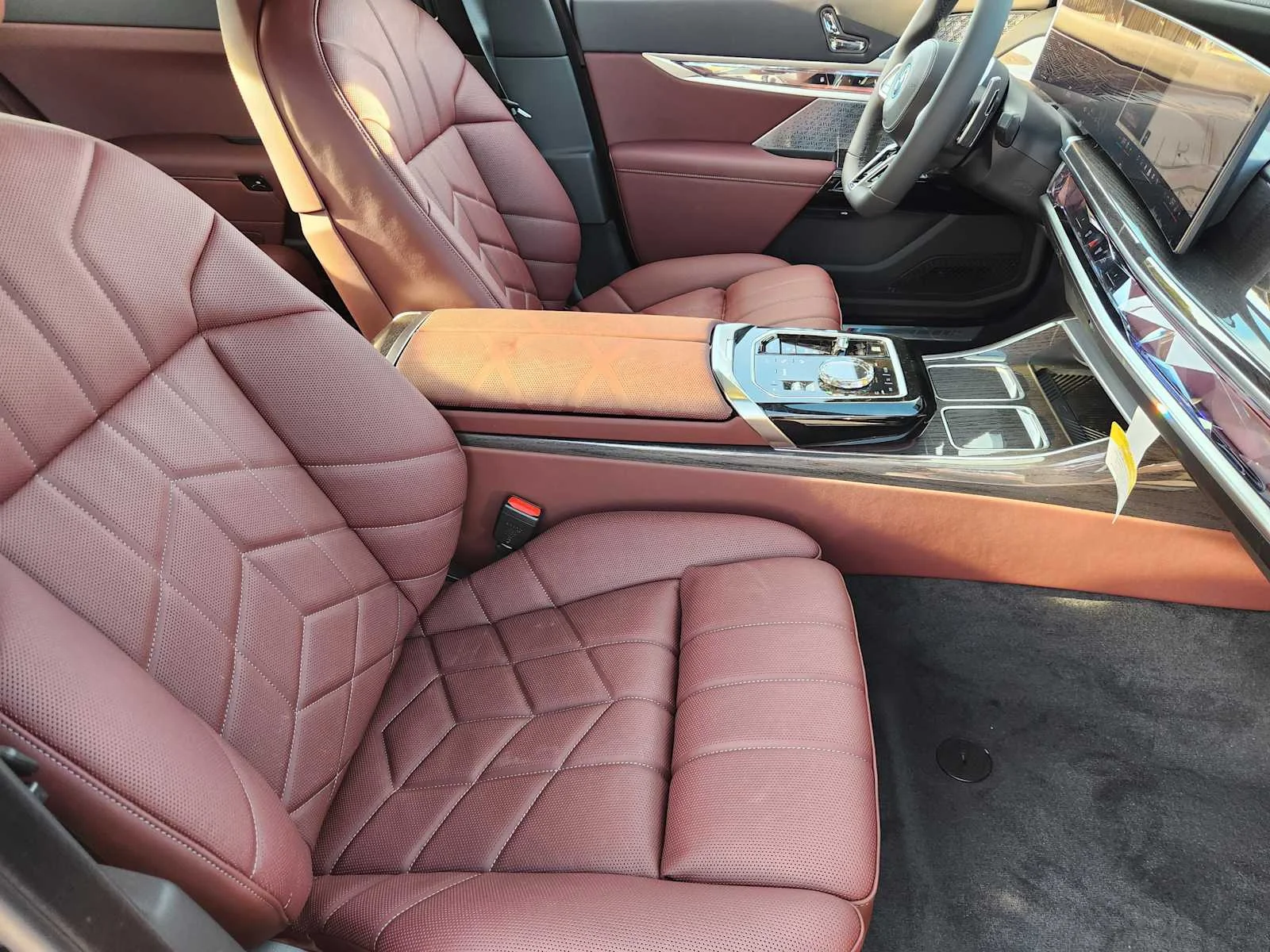 New 2026 Black Sapphire Metallic BMW 750e xDrive image 5