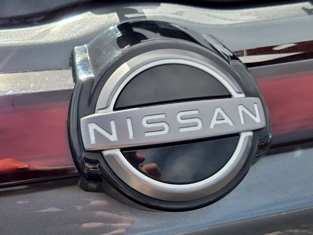 Used 2025 Gray Nissan S image 17