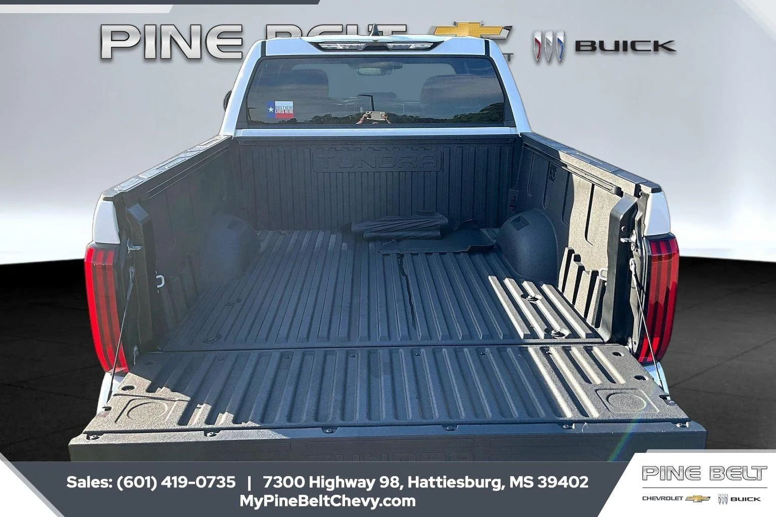 Used 2025 Ice Cap Toyota SR5 image 5