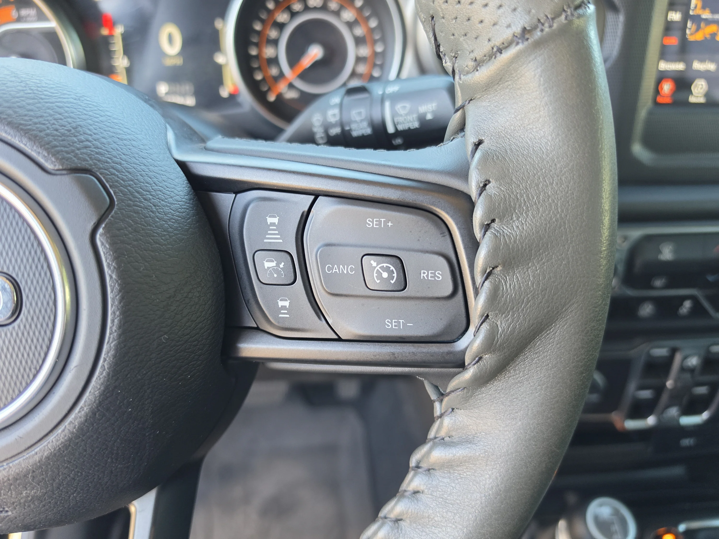 Used 2020 Sting-Gray Clearcoat Jeep Sport S image 35