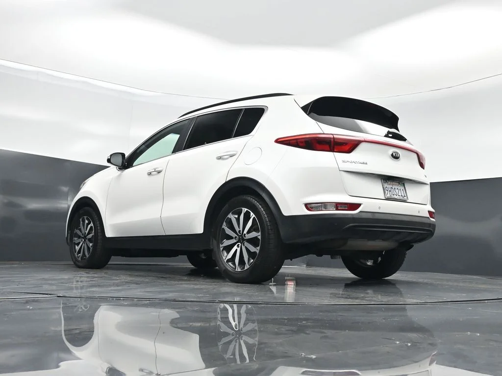 Used 2018 White Kia EX image 51