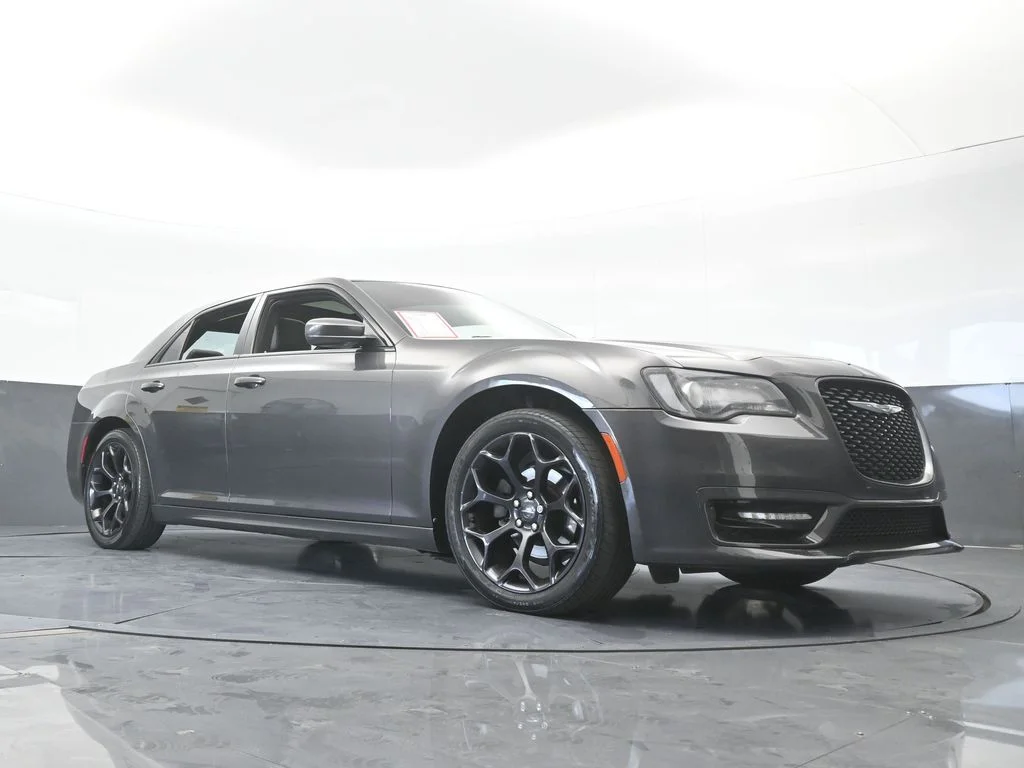 Used 2020 Granite Crystal Metallic Clearcoat Chrysler S image 63