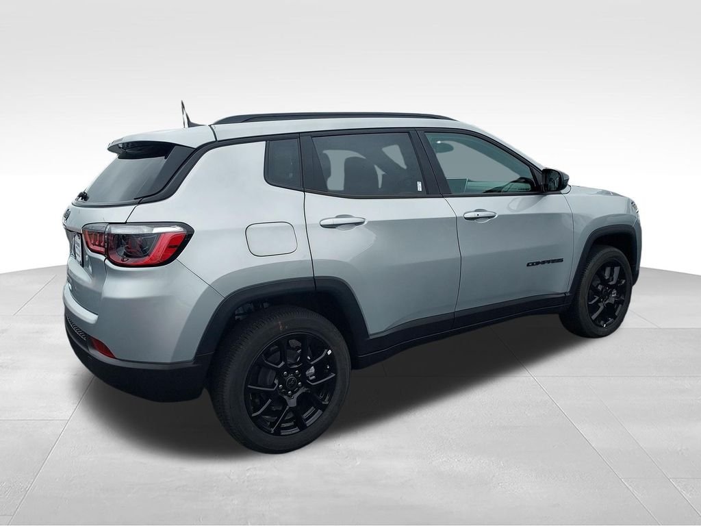 New 2026 Silver Jeep Latitude image 5