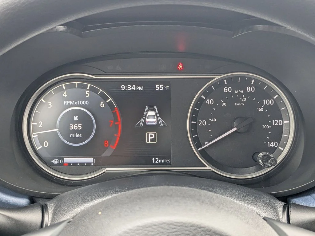 2025 Nissan Versa Sedan SV - Photo 28