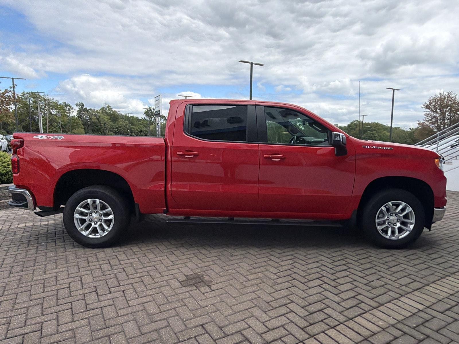 2025 Chevrolet Silverado 1500 LT - Photo 6