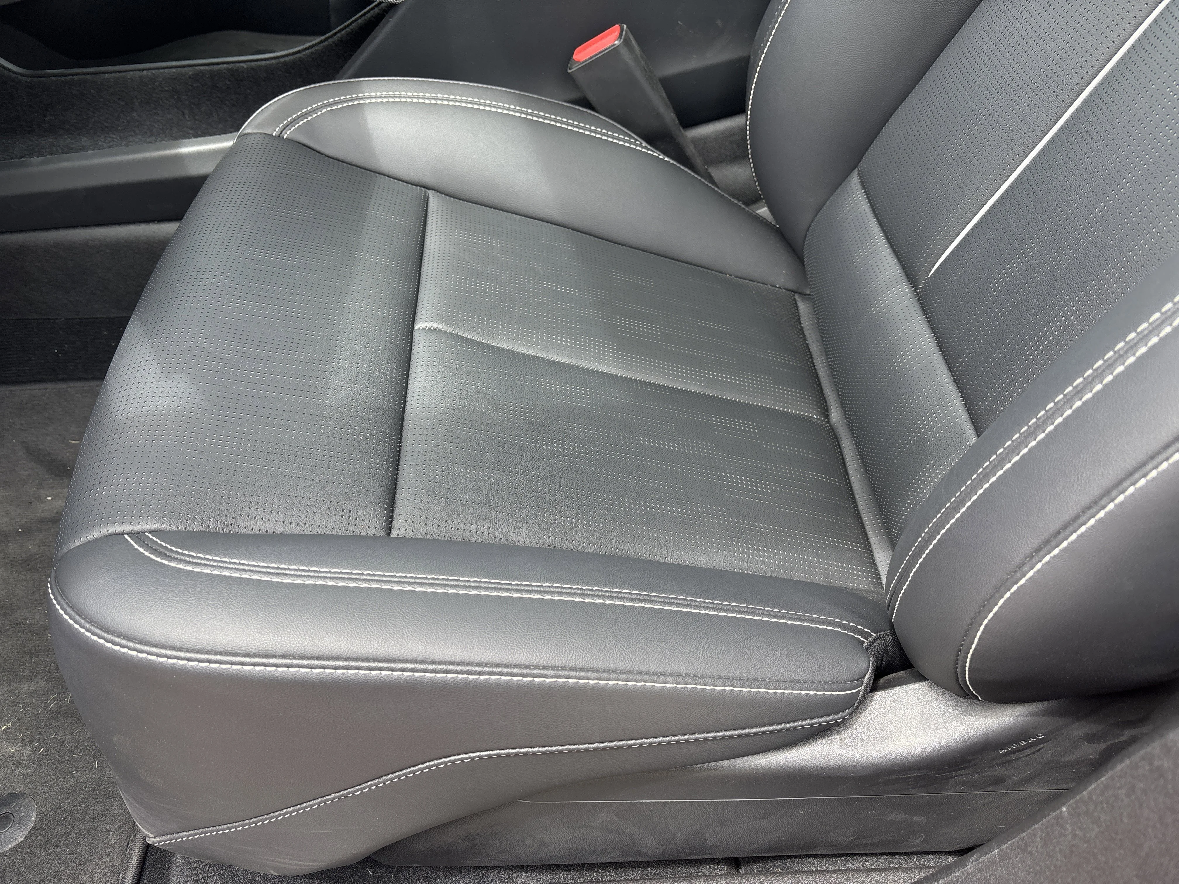 Used 2025 Monarch Orange Cadillac Sport image 27