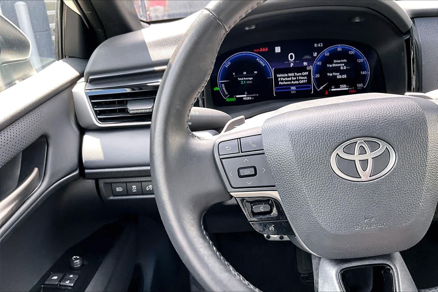 Used 2025 Wind Chill Pearl Toyota XSE image 24