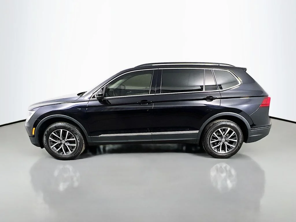 Used 2020 Black Volkswagen 2.0T SE image 4