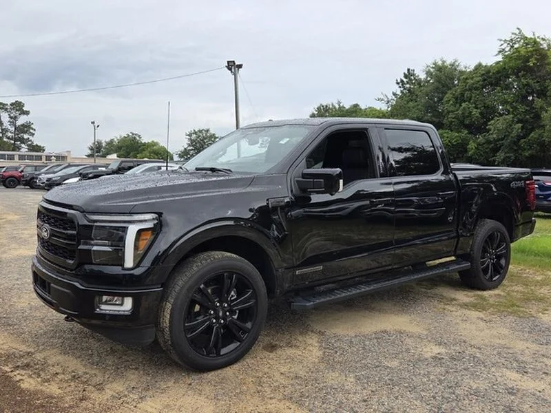 Used 2024 Agate Black Metallic Ford LARIAT image 4