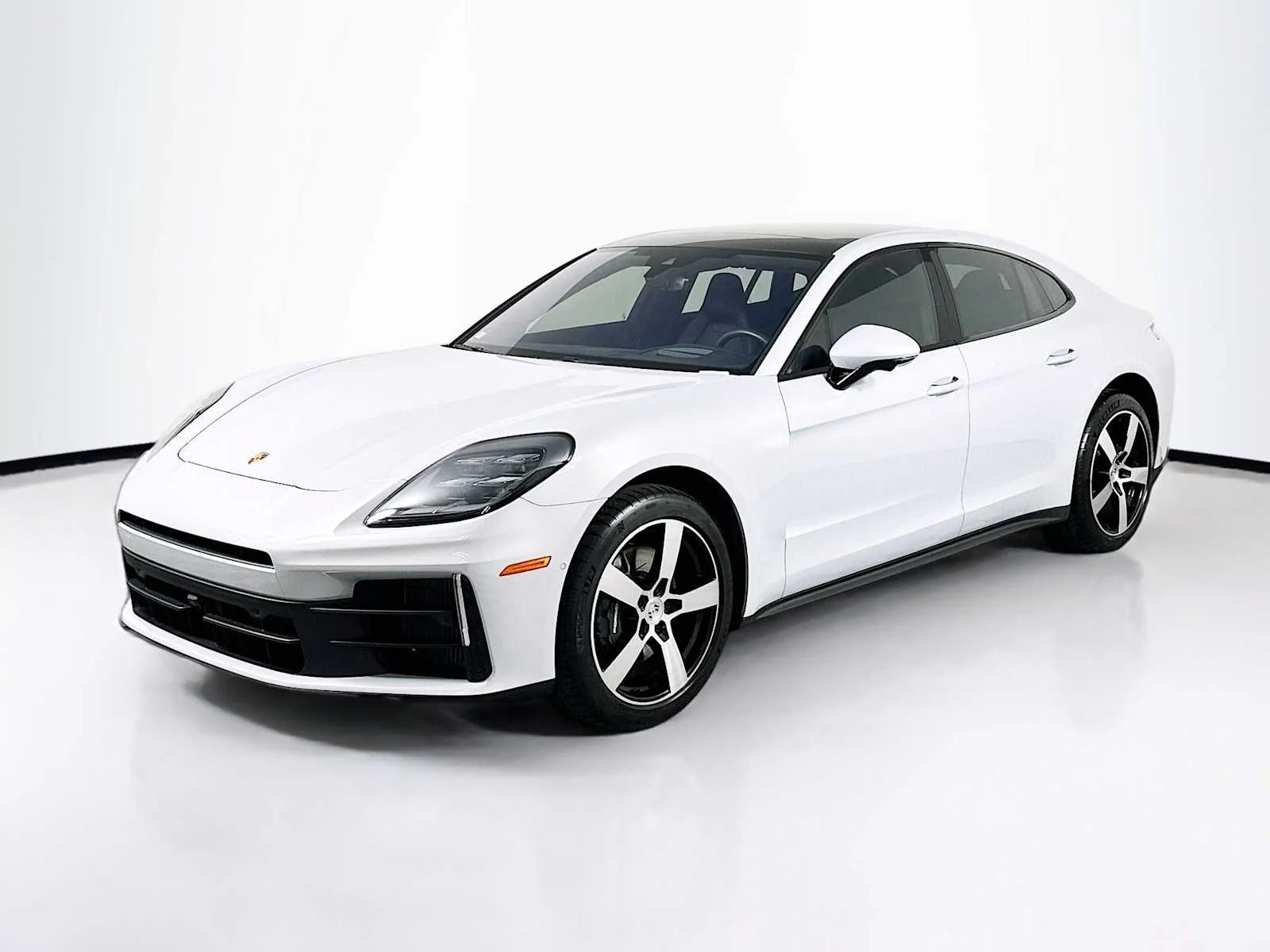 2025 Porsche Panamera 4's photo