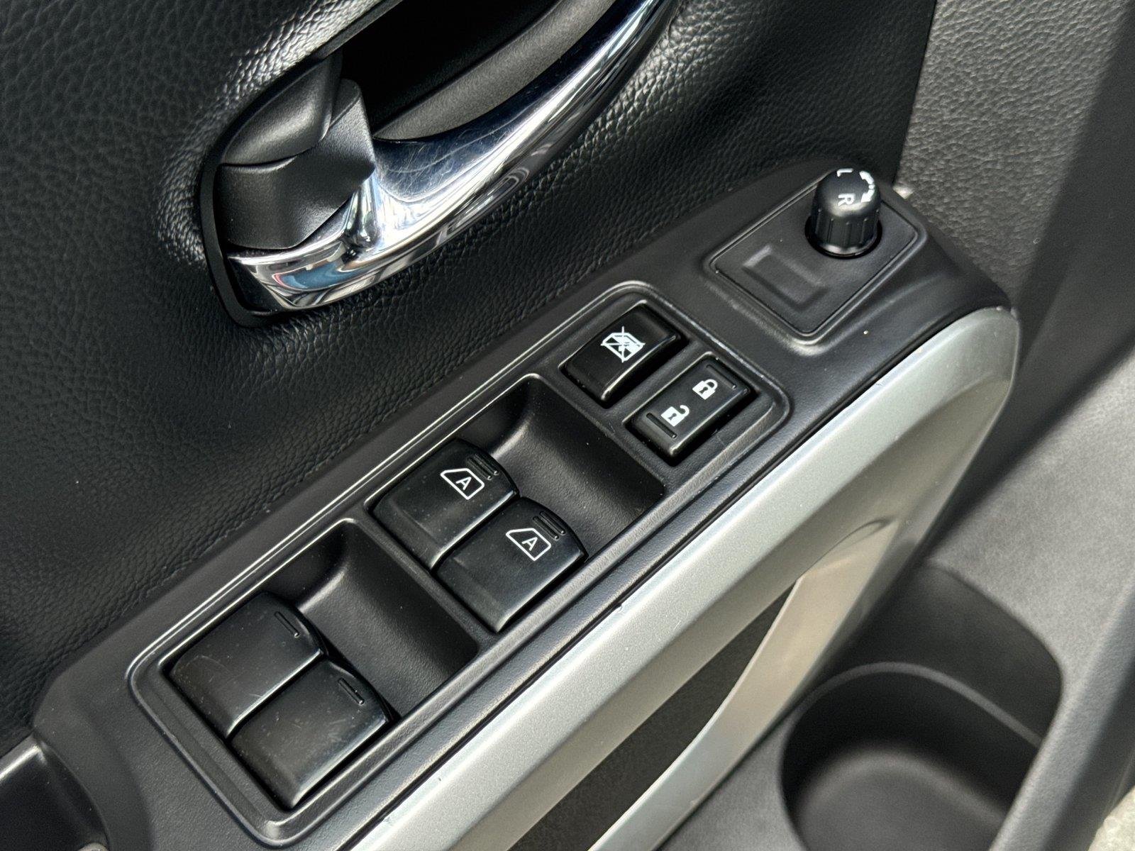 Used 2022 Super Black Nissan SV image 17