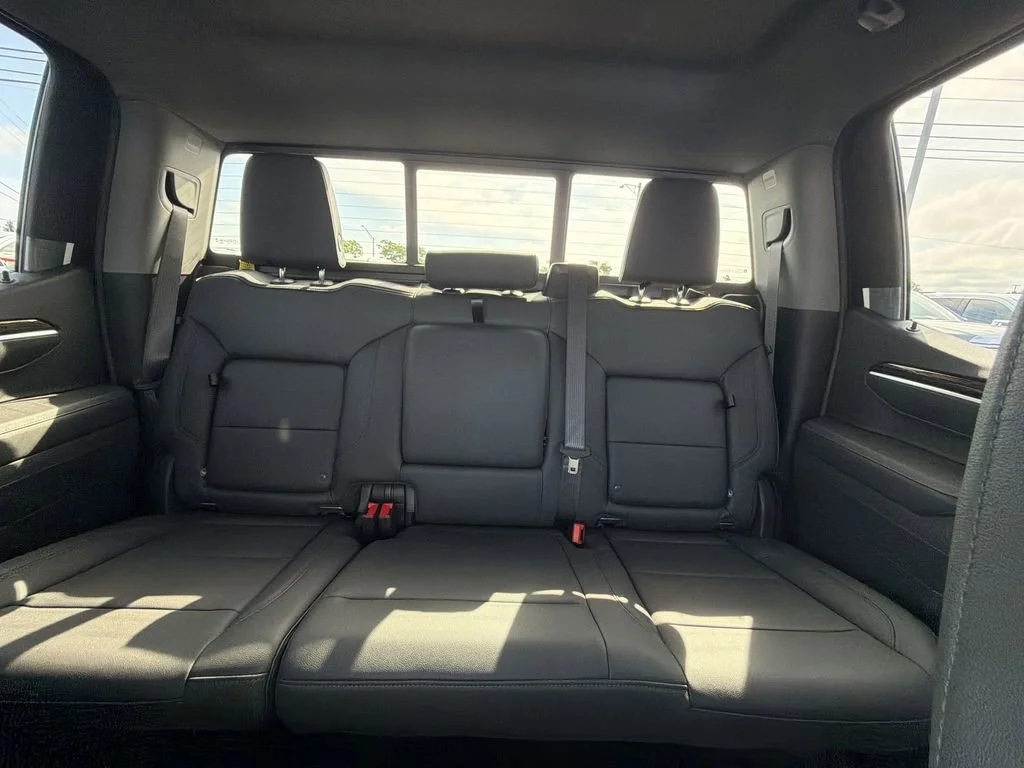 New 2026 Sterling Metallic GMC Elevation image 13