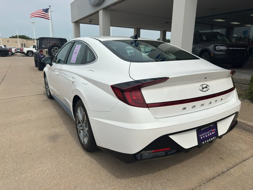 Used 2023 Serenity White Hyundai SEL image 10