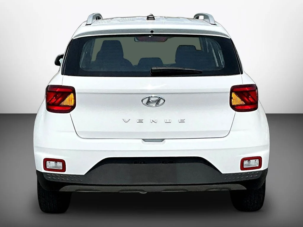 Used 2023 White Hyundai SEL image 5