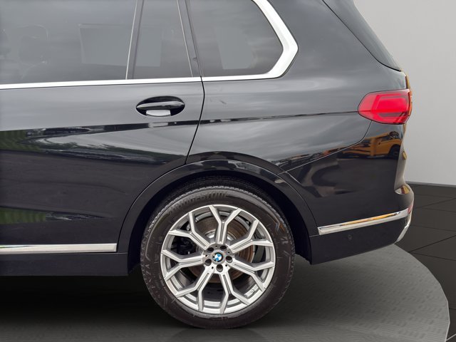 Used 2021 Black Sapphire Metallic BMW xDrive40i image 24