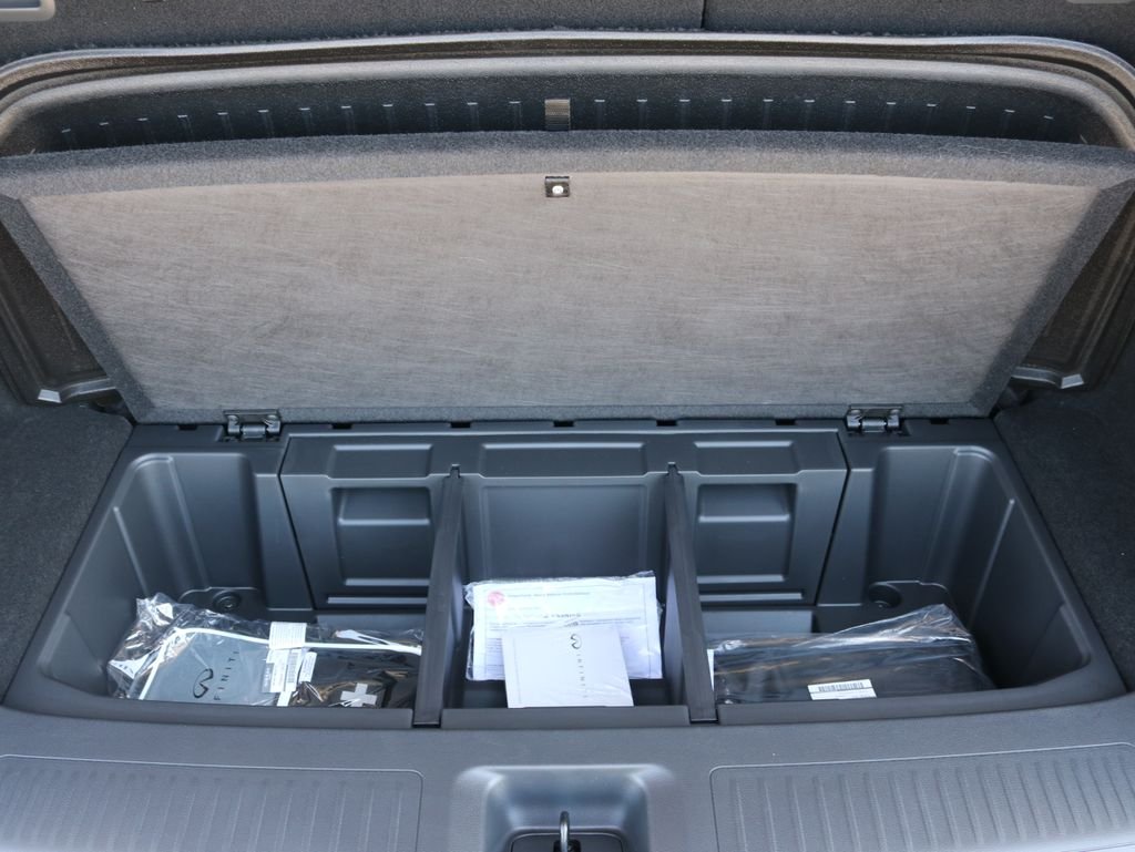 New 2027 DEEP EMERALD INFINITI Luxe AWD image 35