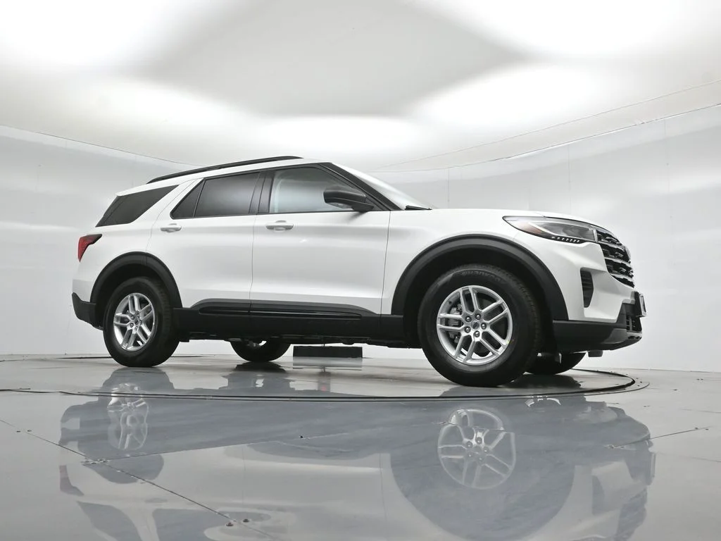 New 2026 Star White Metallic Tri-Coat Ford Active image 3