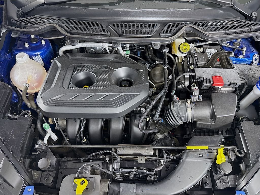 Used 2022 Lightning Blue Metallic Ford SE image 31