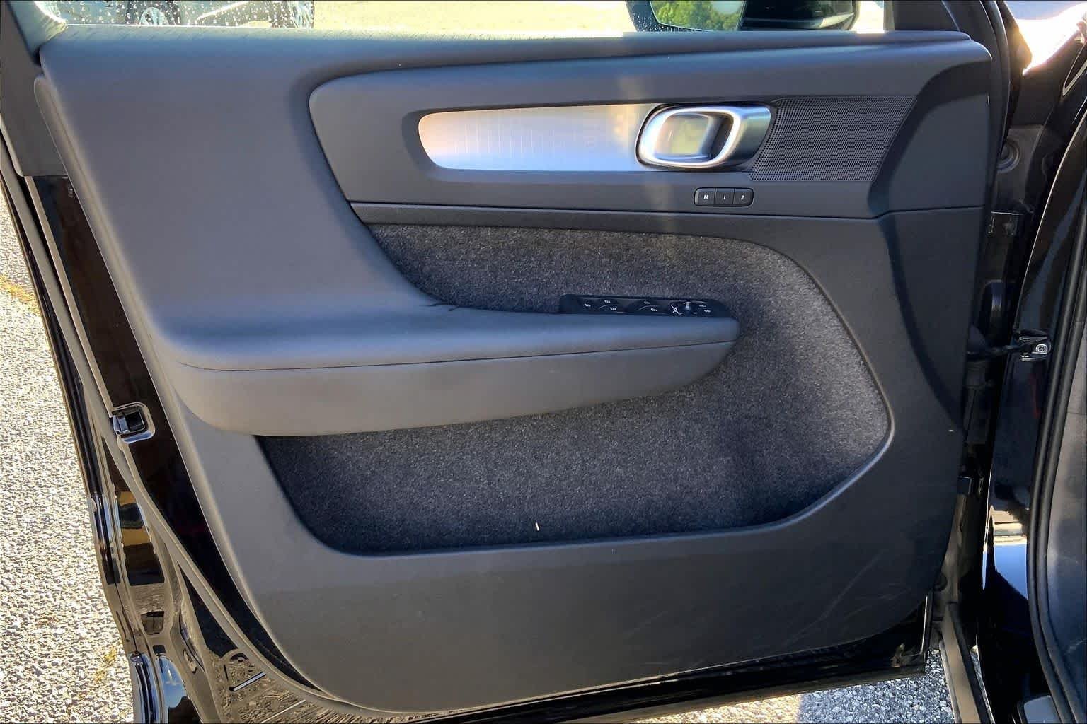 2024 Volvo XC40 Core - Photo 21