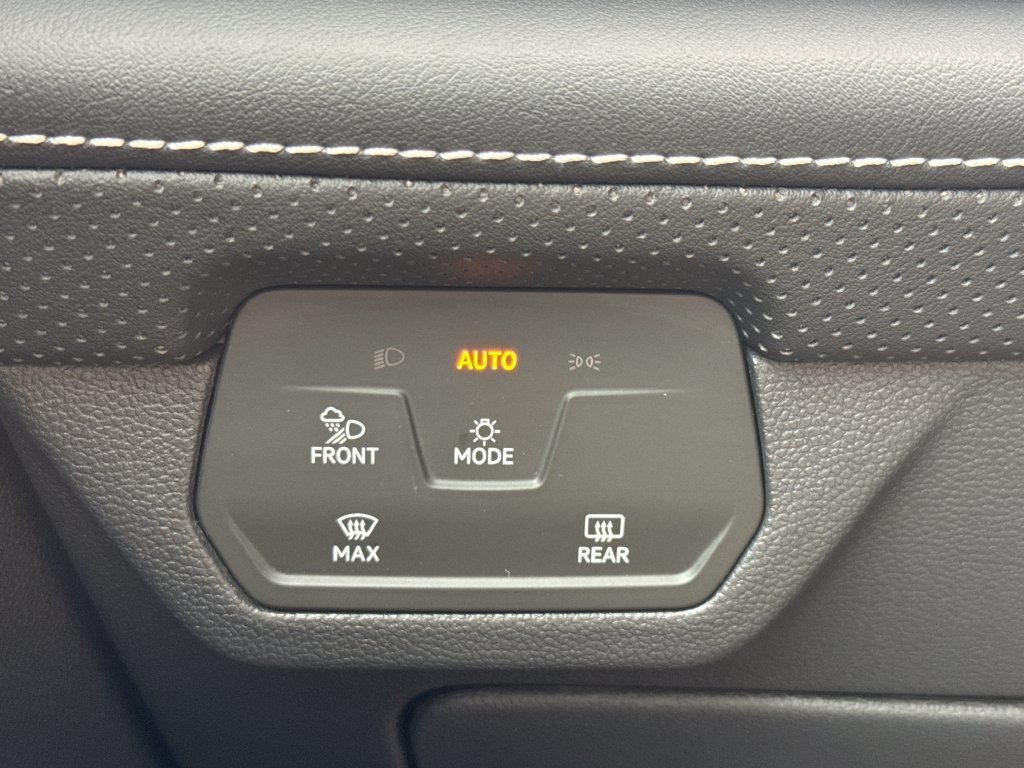 2024 Volkswagen Atlas SEL - Photo 31