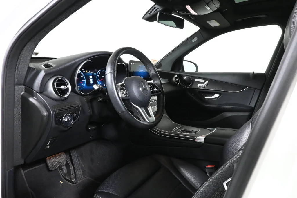 Certified Used 2021 White Mercedes-Benz GLC 300 image 4