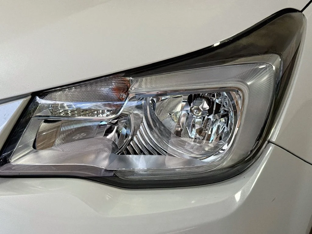 Used 2017 White Subaru 2.5i Premium image 37