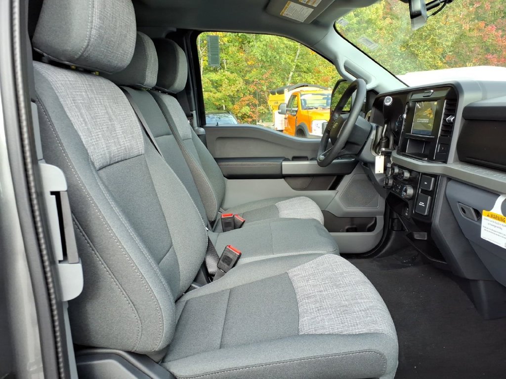 New 2027 Carbonized Gray Metallic Ford F-350® XLT image 12