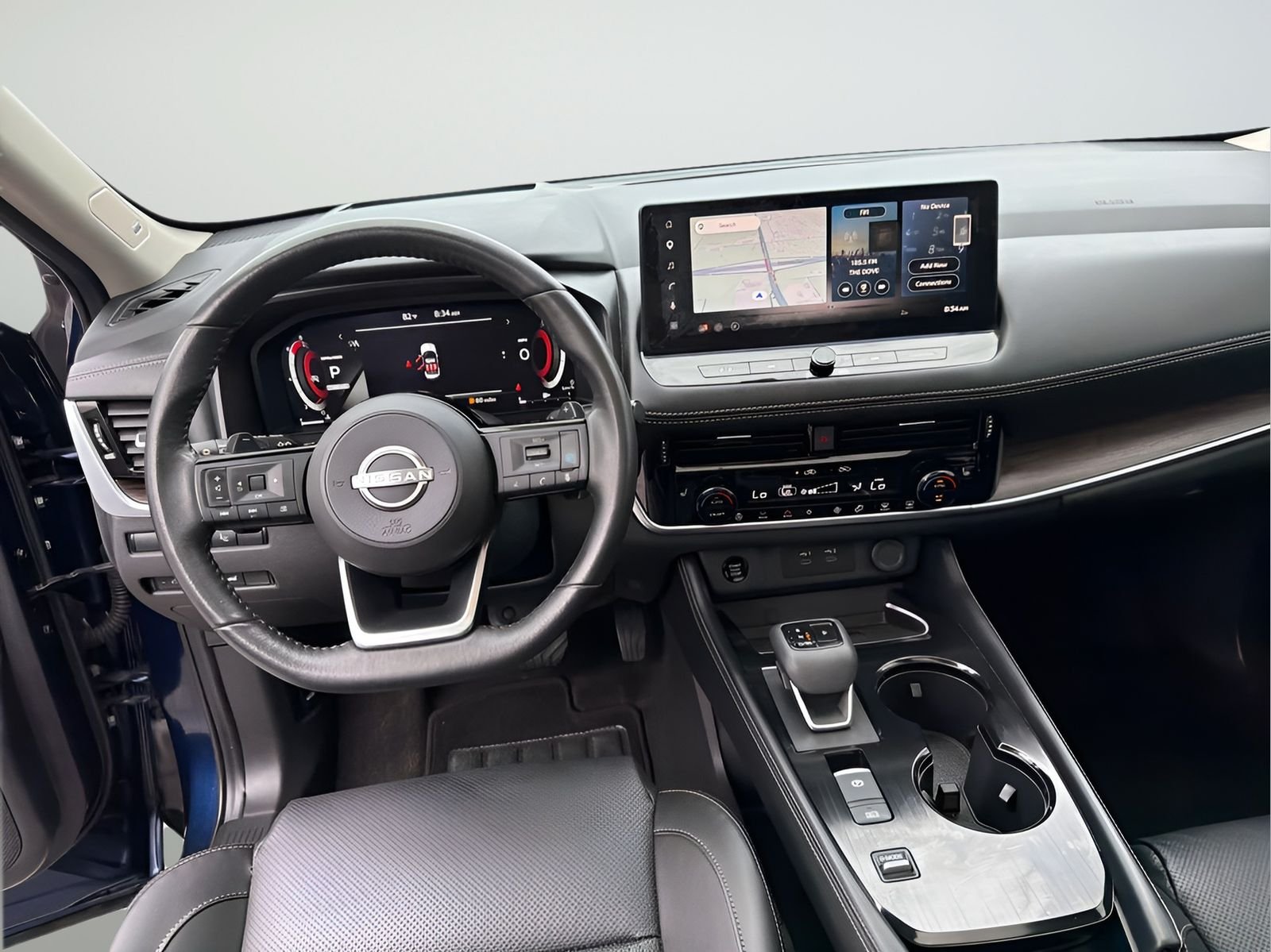 Used 2024 Blue Nissan Platinum image 29