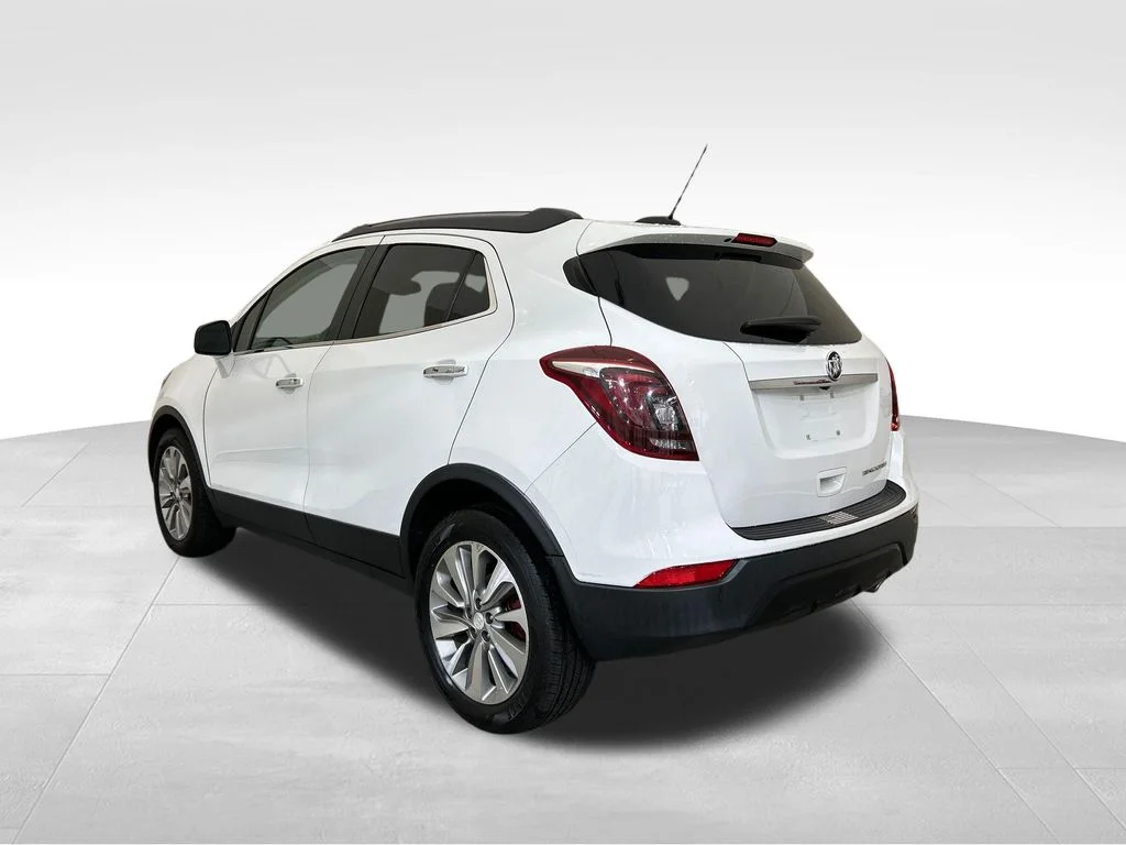 Used 2020 White Buick Preferred image 3