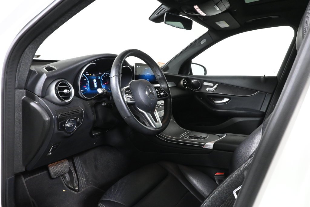 Certified Used 2021  Mercedes-Benz GLC 300 image 4