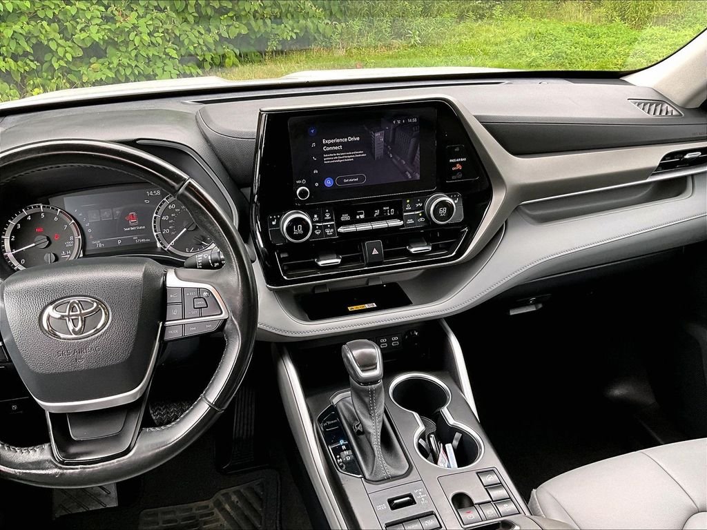 Used 2023 Beige Toyota XLE image 19