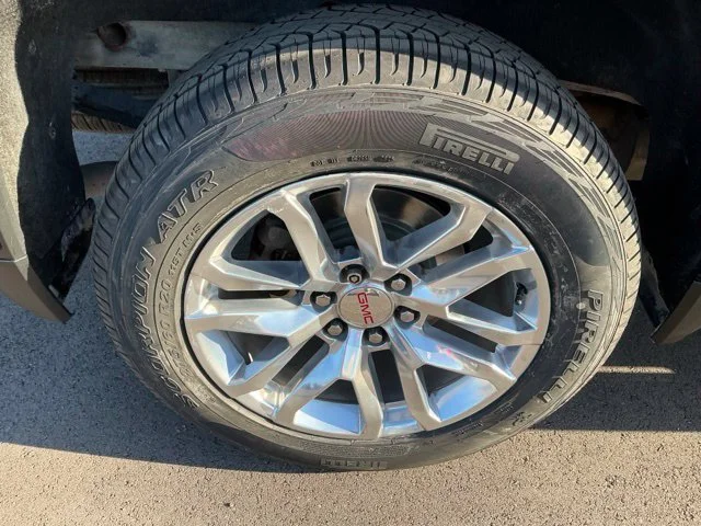 Used 2019 Smokey Quartz Metallic GMC SLT image 17