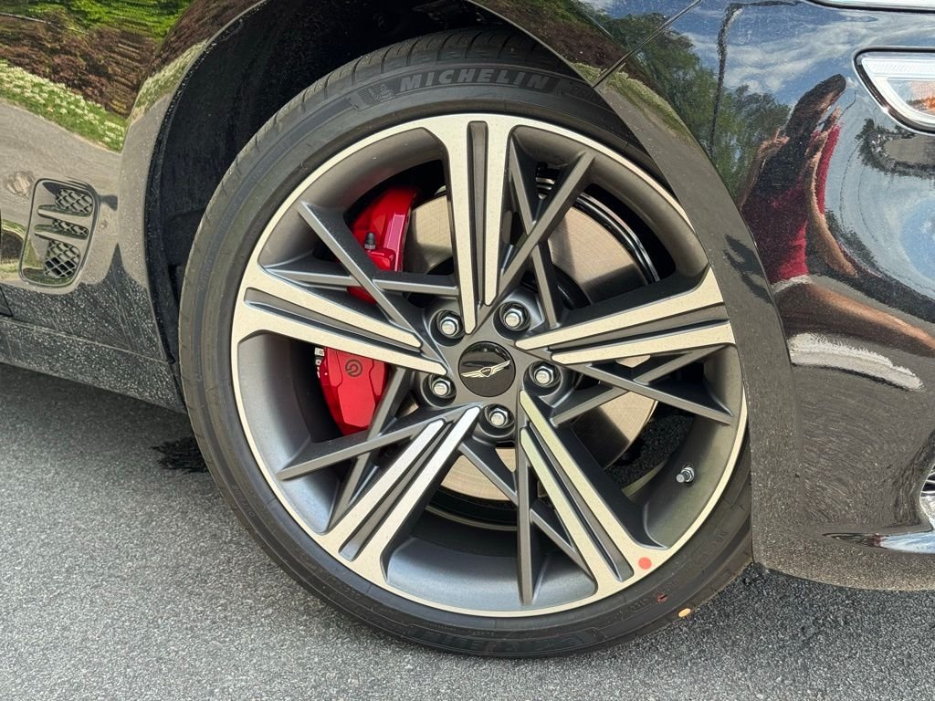 2025 GENESIS G70 Standard - Photo 6