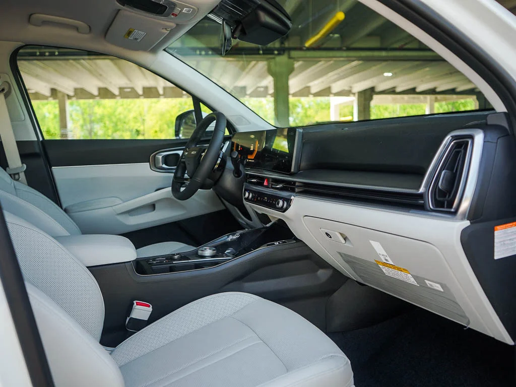 New 2026 Steel Gray Kia EX AWD image 11