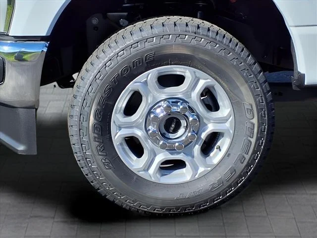 2026 Ford F-350 Super Duty XLT - Photo 8