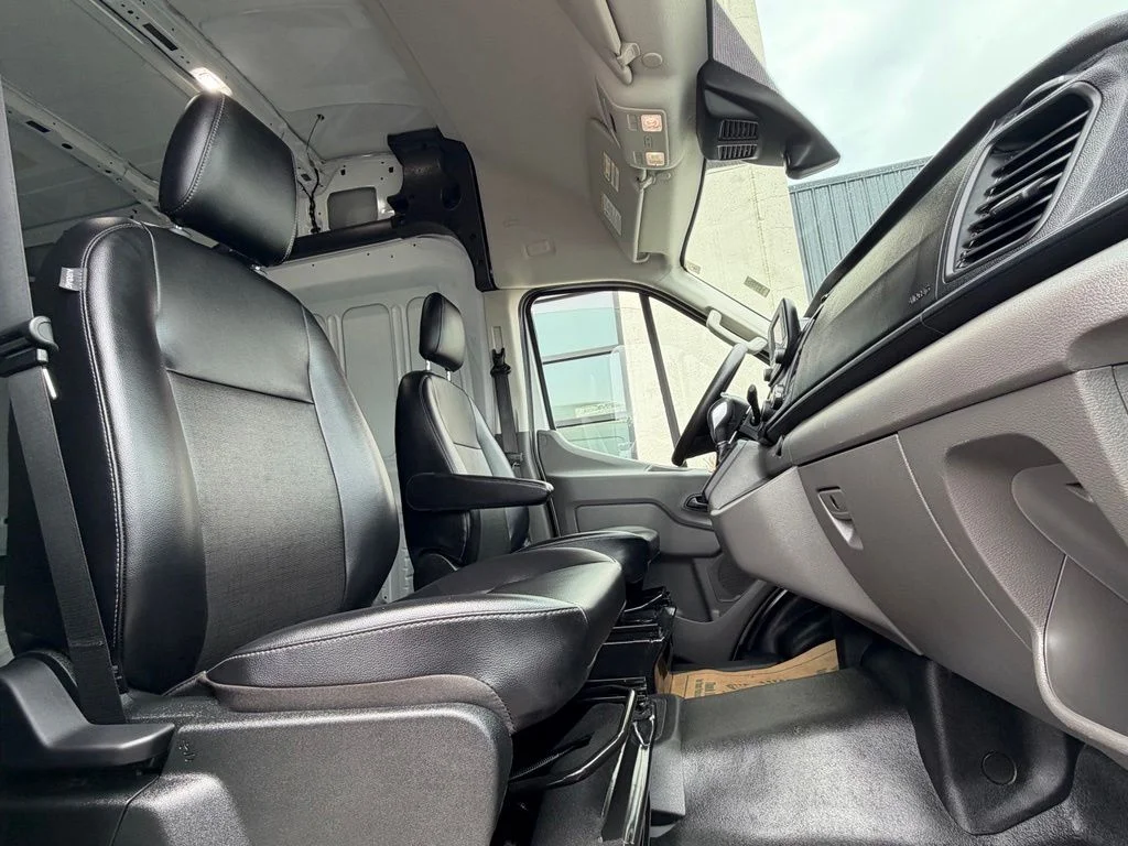 Used 2025 White Ford Base image 20