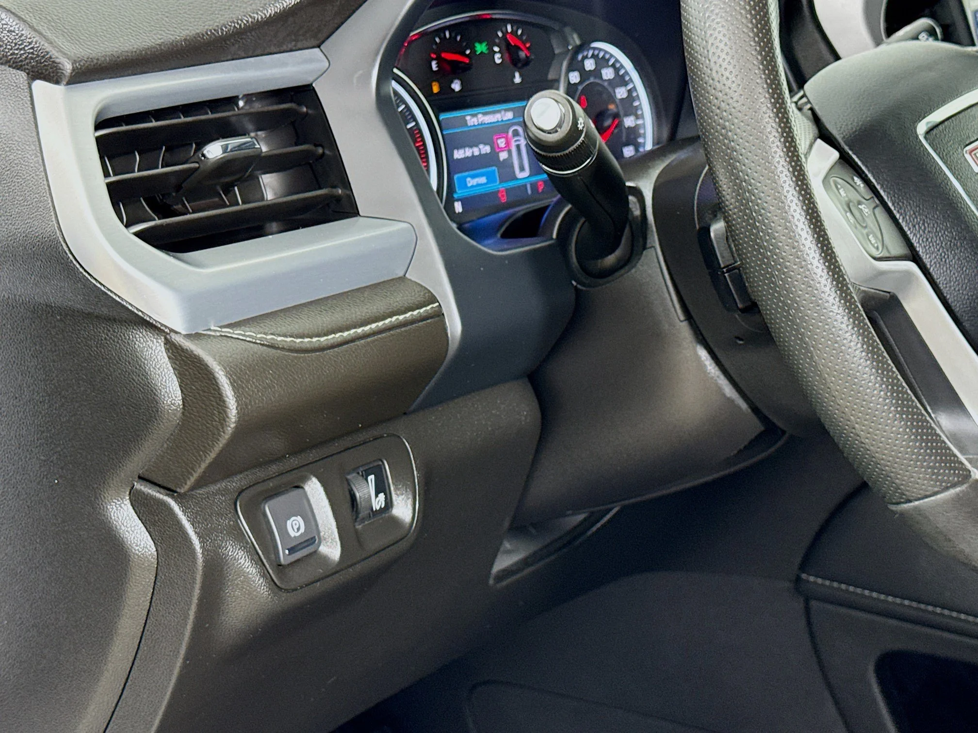 Used 2023 Summit White GMC SLE image 12