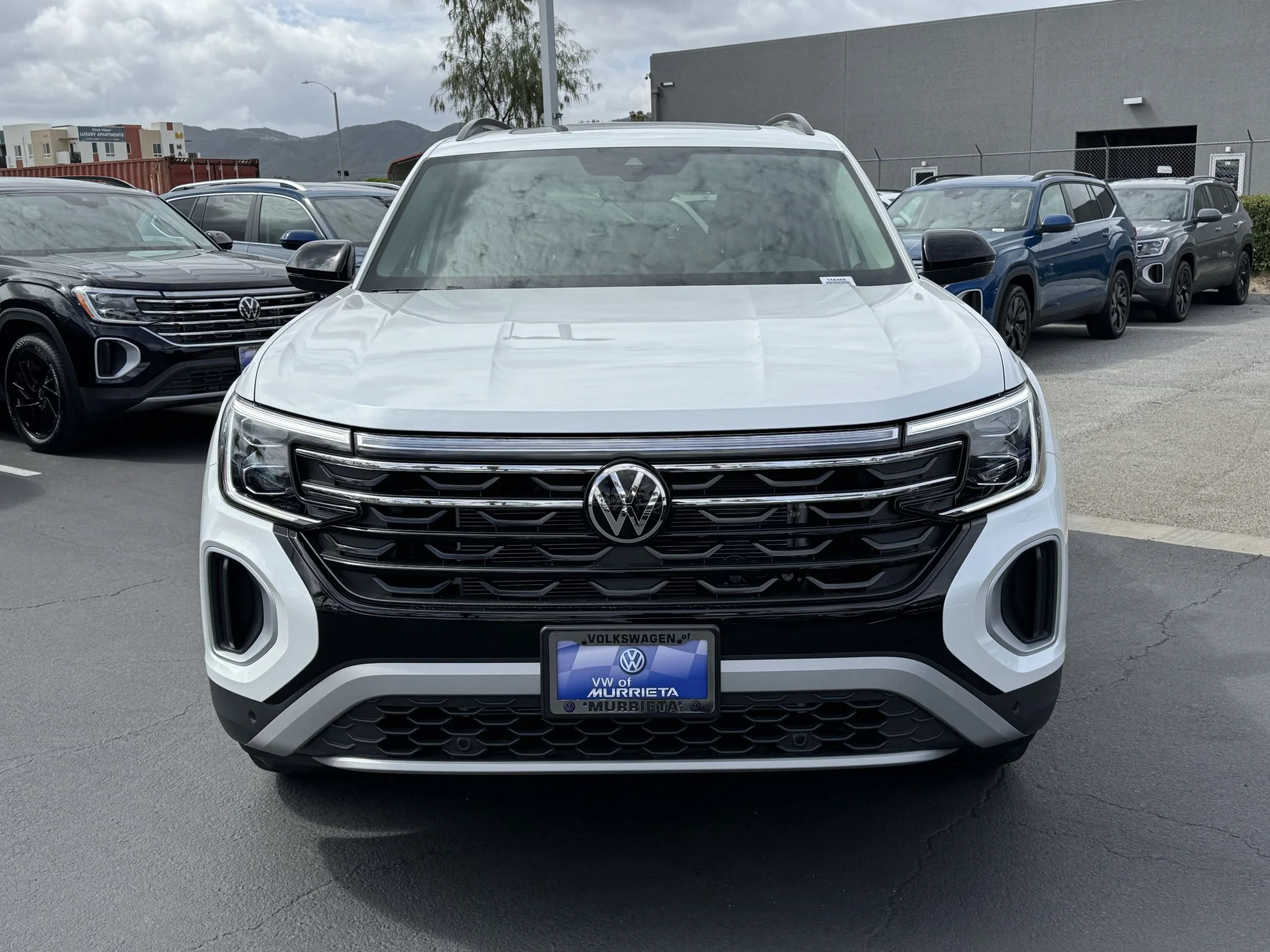 New 2026 Opal White Pearl Volkswagen 2.0T Peak Edition image 2