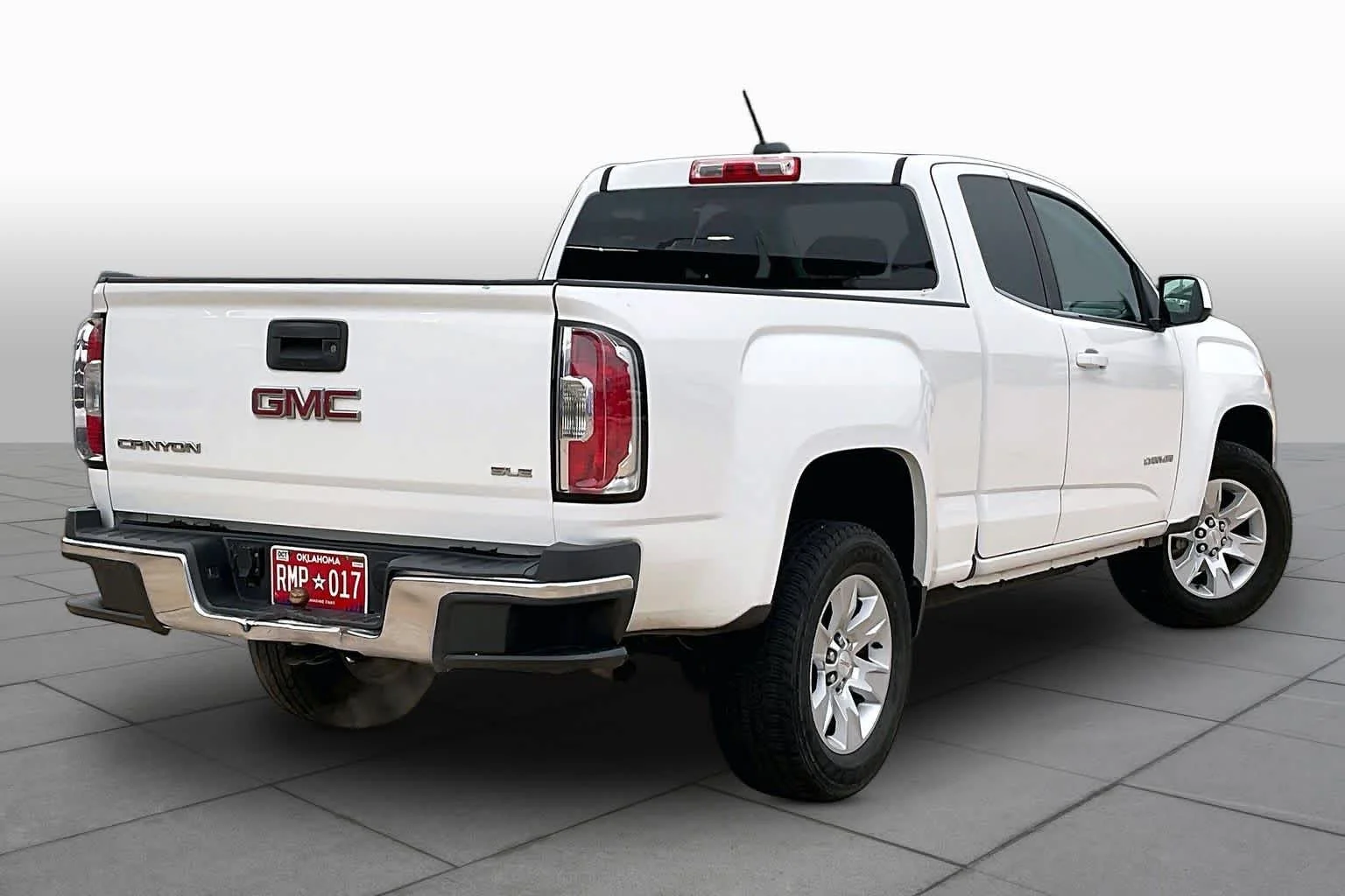 Used 2016 Summit White GMC 2WD SLE image 13