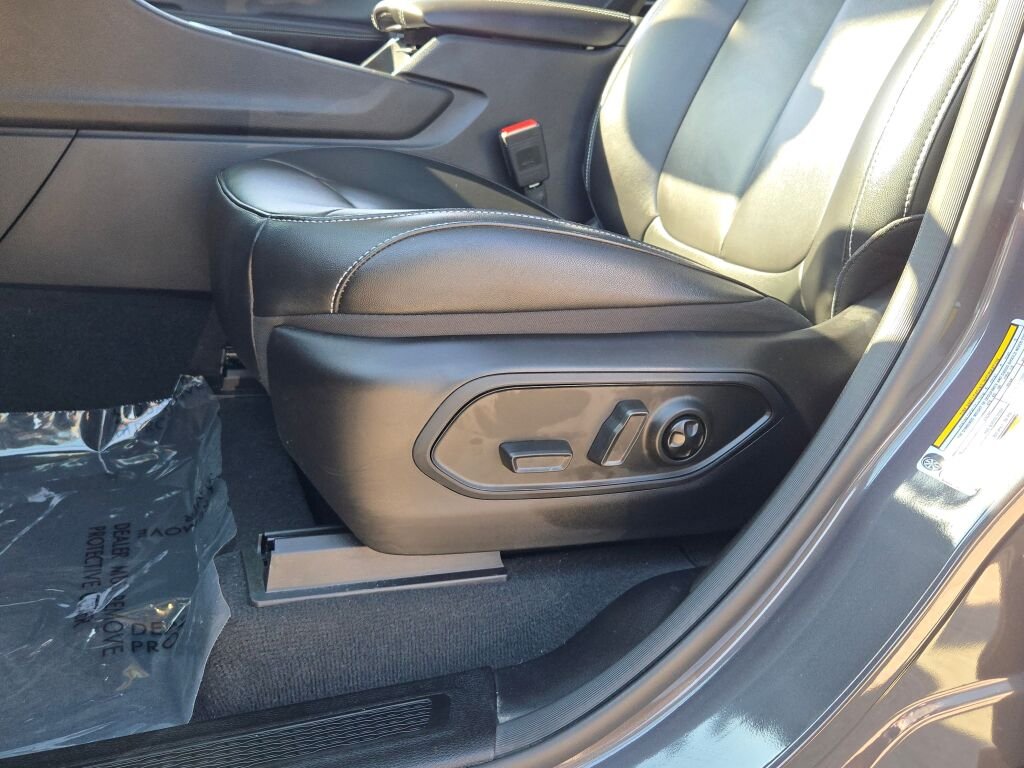 Used 2024 Gray Jeep Limited image 23