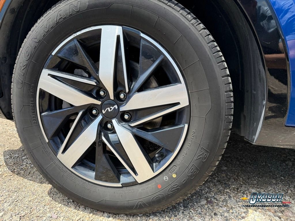 Used 2022 Blue Kia S image 22