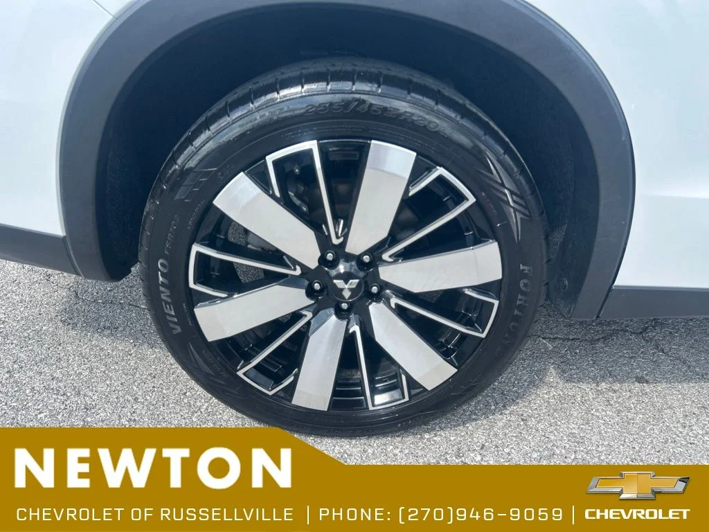 Used 2025  Mitsubishi SE image 48