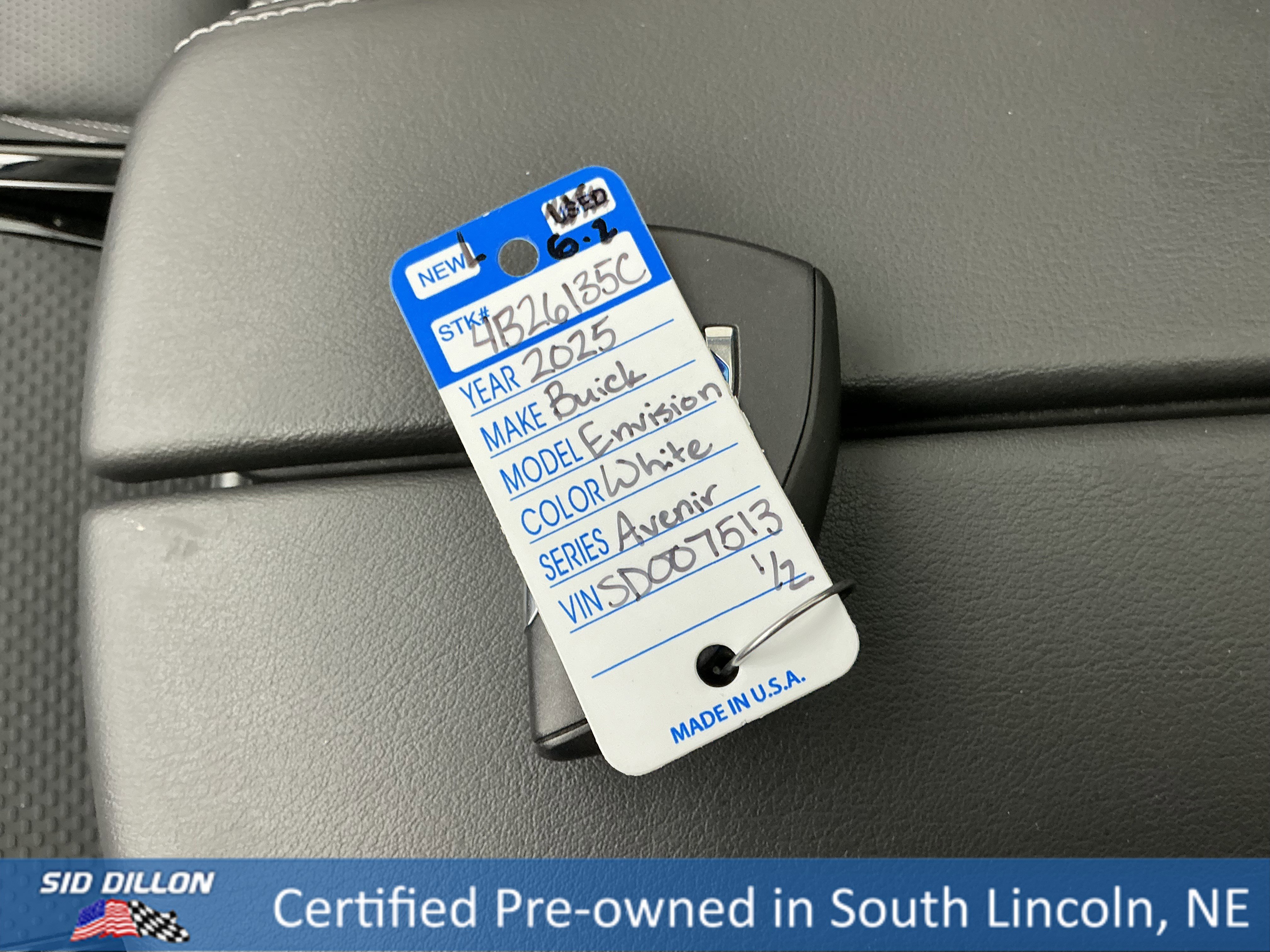 Certified Used 2025 White Frost Tricoat Buick Avenir image 8