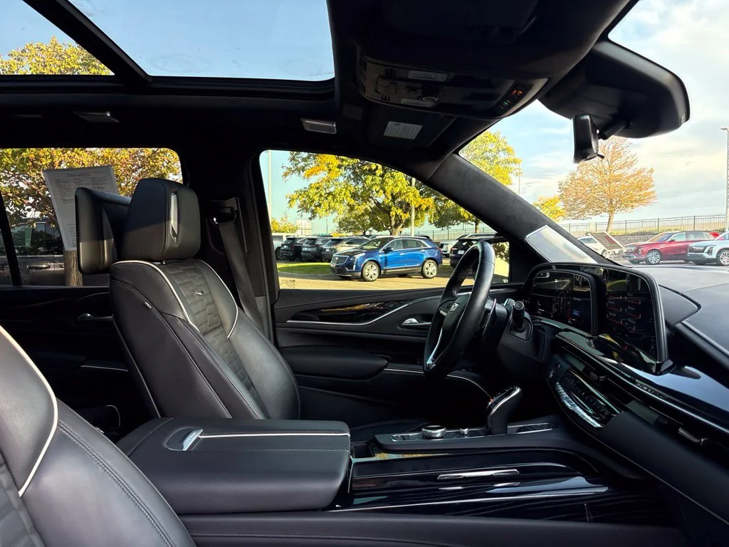 Used 2024 White Cadillac V-Series image 31