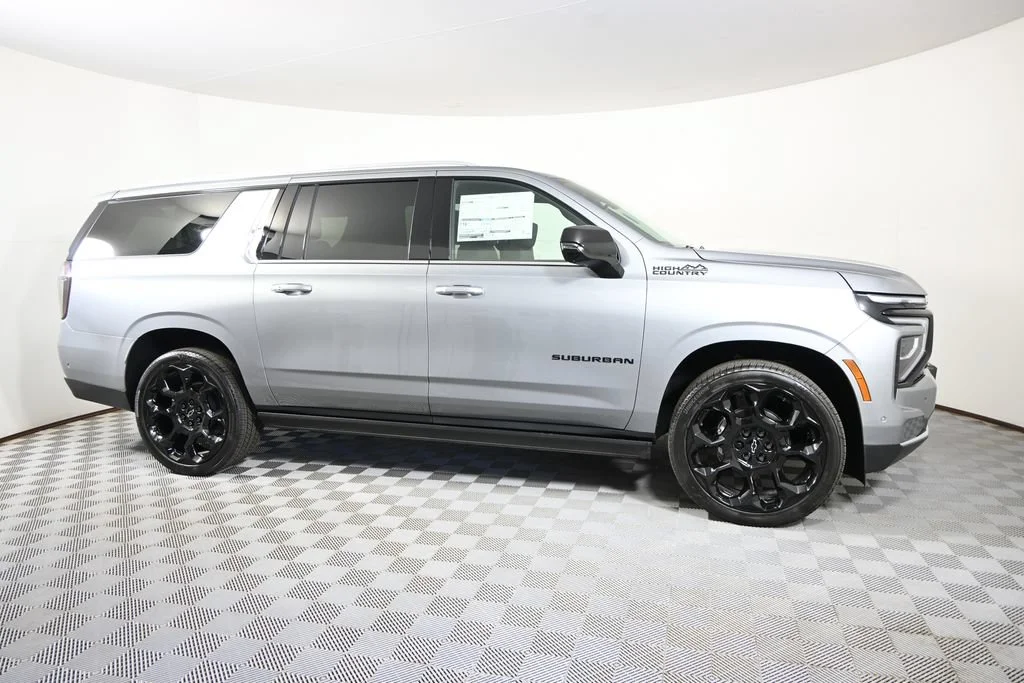2026 Chevrolet Suburban High Country - Photo 8