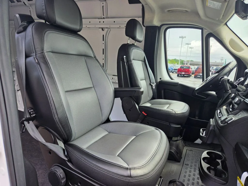 New 2024 White Ram 2500 image 11
