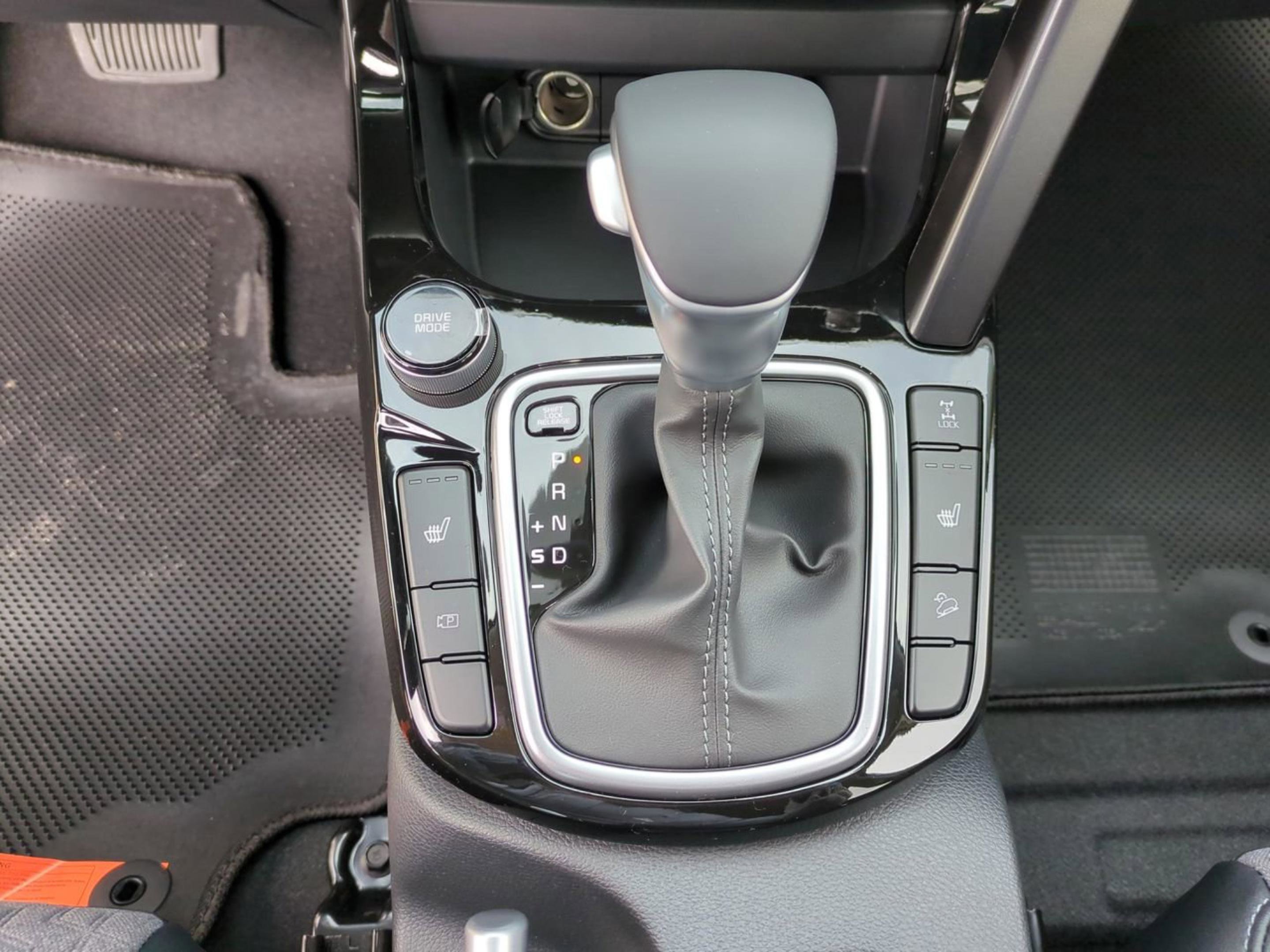 New 2026 Clear White/Black Roof Kia S image 16