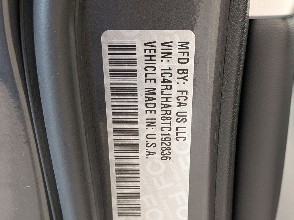 New 2026 Baltic Gray Metallic Clear-Coat Exterior Paint Jeep Altitude image 28