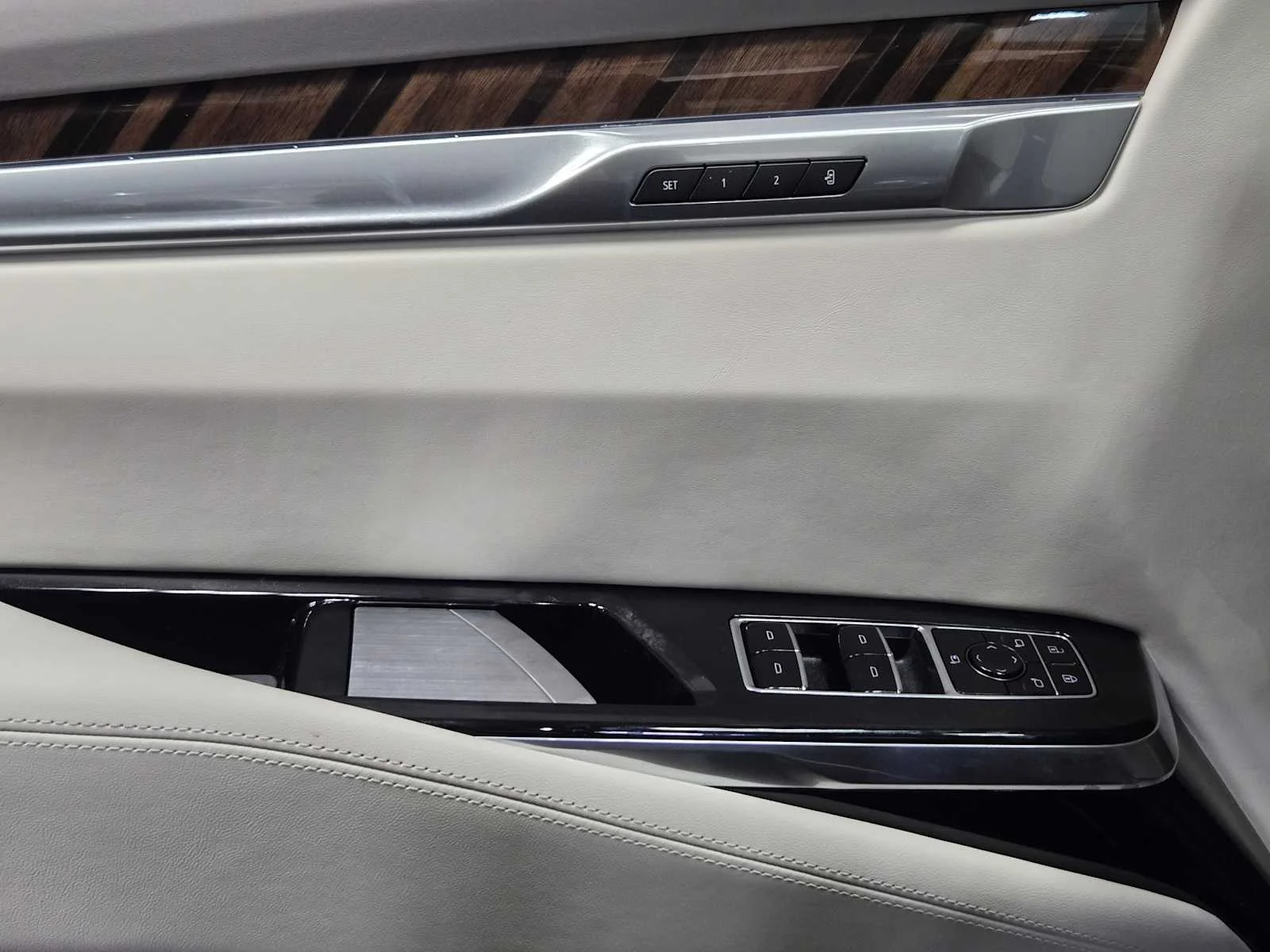 2026 Cadillac Escalade Platinum Sport - Photo 16